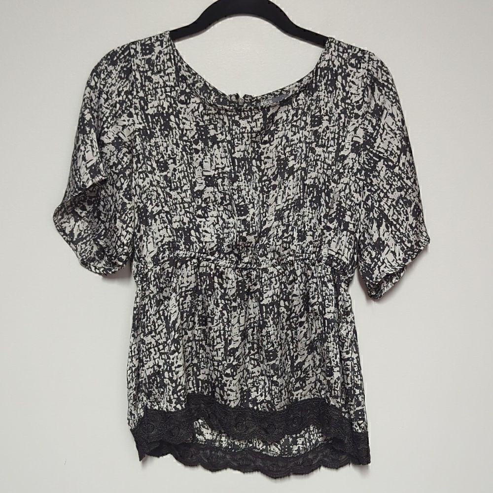 NWT Poetry Clothing Black and Gray Short Sleeve Blouse